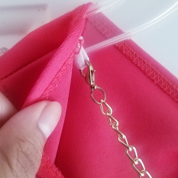 Size LG but fits like small/medium - Picture 4 of 5